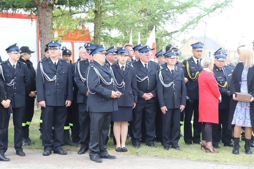 Nowe wozy dla strażaków z powiatu monieckiego. W uroczystości wziął udział minister Adam Andruszkiewicz