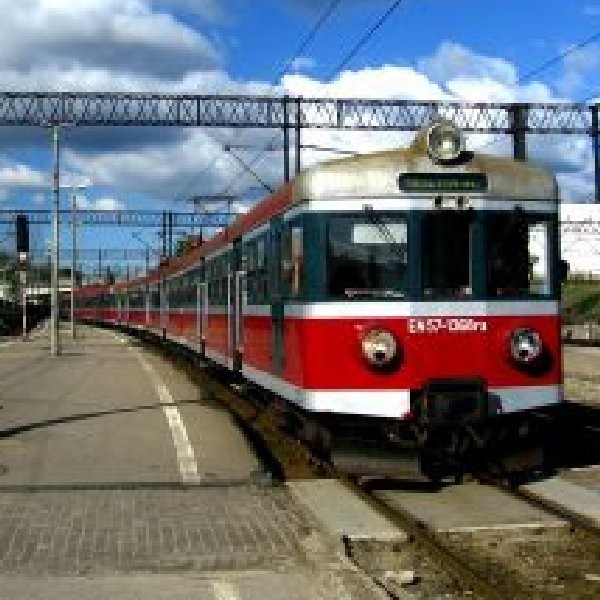 Codziennie między Toruniem a Olsztynem kursuje siedem par pociągów: pięć osobowych i dwa pospieszne