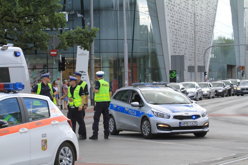 Wypadek przy Wroclavii. Osiem osób rannych, w tym dwie ciężko