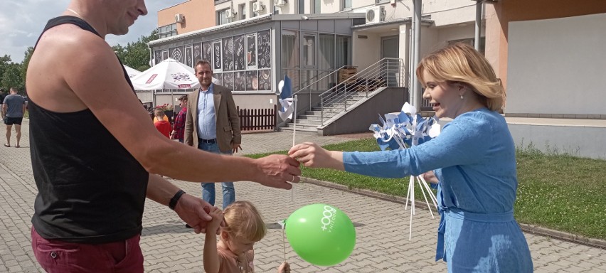 Wiceminister sportu i turystyki Anna Krupka odwiedziła Jędrzejów na festynie Rodzina 800+. Zobaczcie zdjęcia