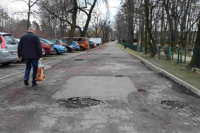 Drogowcy ruszyli do łatania dziur