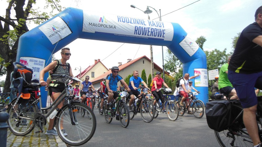 Alwernia. Rekordowa liczba 480 rowerzystów wzięła udział w Rodzinnym Rajdzie Rowerowym [ZDJĘCIA]