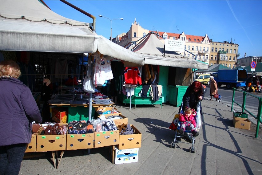 14.03.2014 poznan gd lazarski rynek handel bazar stragany...