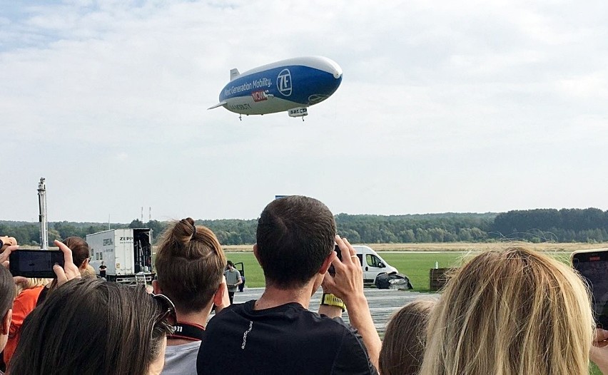 Sterowiec Zeppelin na lotnisku Muchowiec w Katowicach....