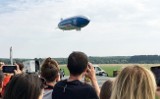 Sterowiec Zeppelin w Katowicach przyleciał na lotnisko Muchowiec. Tysiące ludzi zobaczyło gigantyczny statek powietrzny