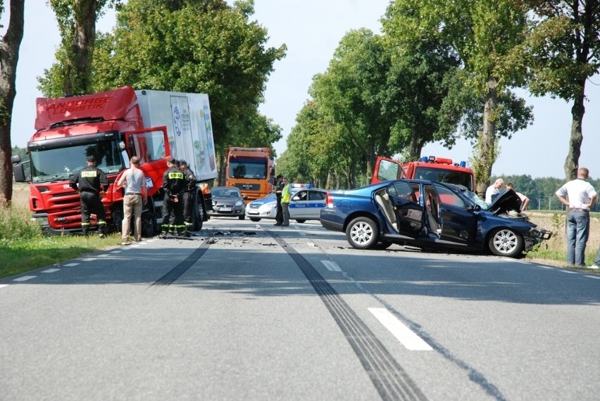 Polichna: Zderzenie volvo ze scanią. Jedna osoba ranna