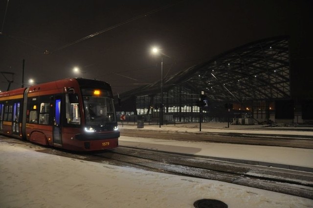 Tramwaje na nowym torowisku przy dworcu Łódź Fabryczna