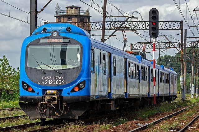 Bezpośredni pociąg na trasie Cieszyn - Katowice wchodzi do rozkładu jazdy Kolei Śląskich