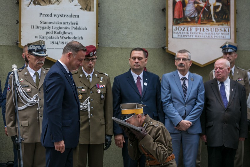 Kraków. Wymarsz Kadrówki, nowe odznaczenie państwowe i...