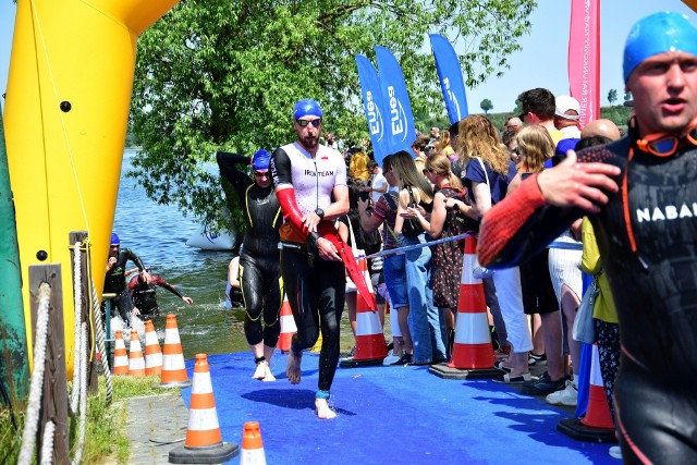 Na starcie triathlonu w gościnnym Żninie stanęło około tysiąca zawodników. Do Cukrowni zjechali uczestnicy zawodów z rodzinami. Zapewniono sporo dodatkowych atrakcji. Oto relacja >>>