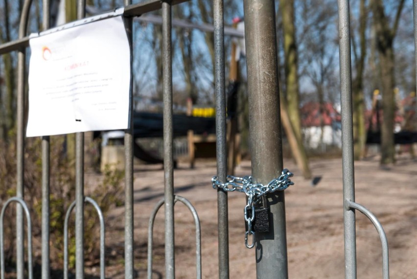 Zarząd Zieleni Miejskiej w Łodzi rozpoczął zamykanie parków,...