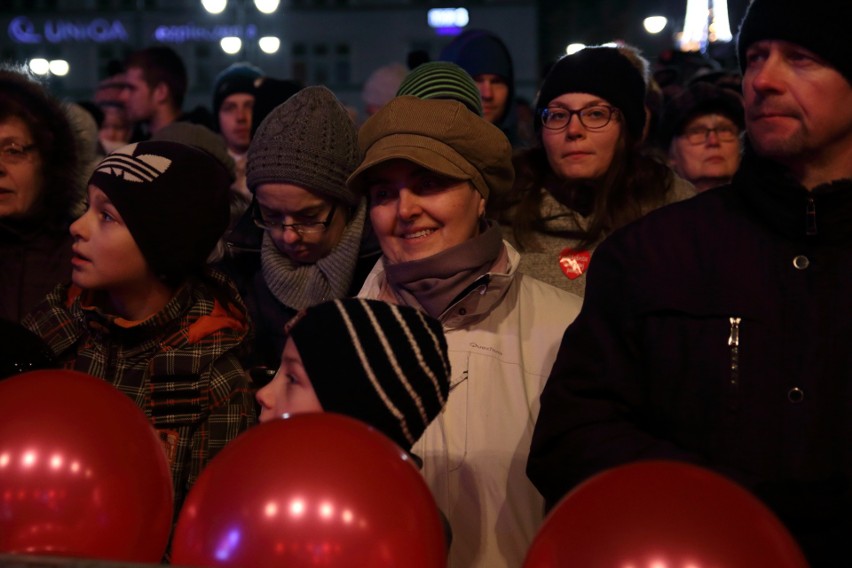 Światełko do nieba, licytacje i koncert Feel na finał WOŚP w...