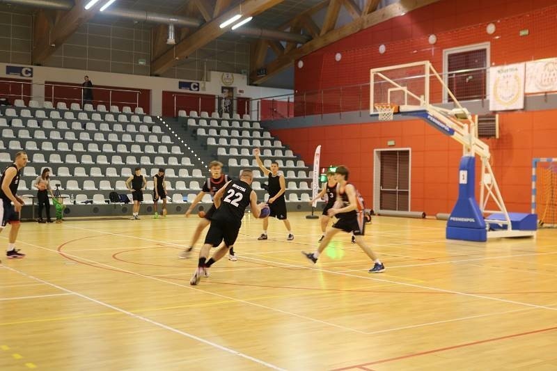 W Chęcinach odbył się Otwarty Turniej Koszykówki o Puchar Burmistrza Roberta Jaworskiego. W finale zespół Orto-Punkt pokonał Basket Chęciny