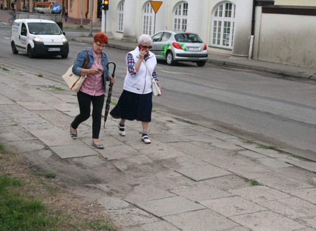 Tak wygląda chodnik przy ul. Grota Roweckiego