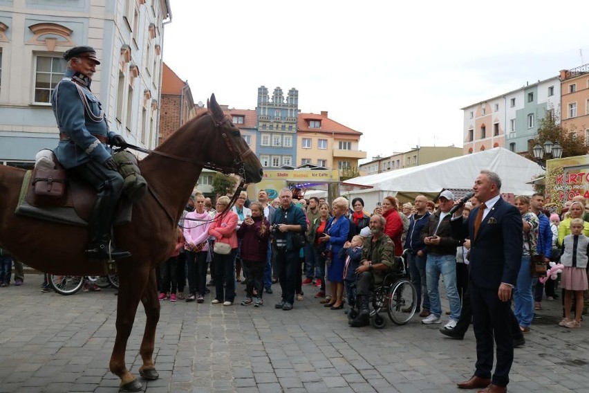 Wjazd Józefa Piłsudskiego na koniu (w ramach inscenizacji...