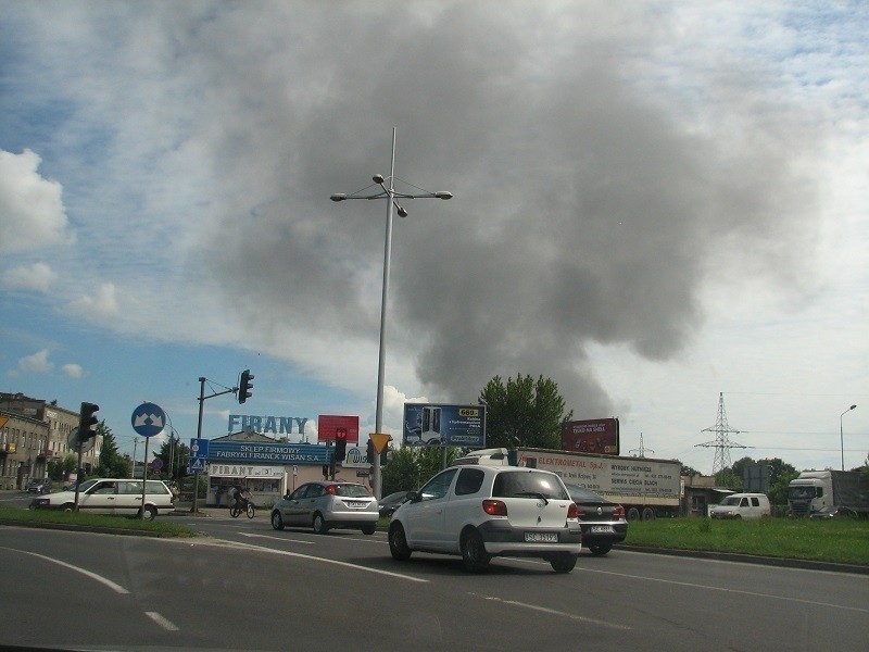 Pożar w Częstochowie: płonie fabryka kleju