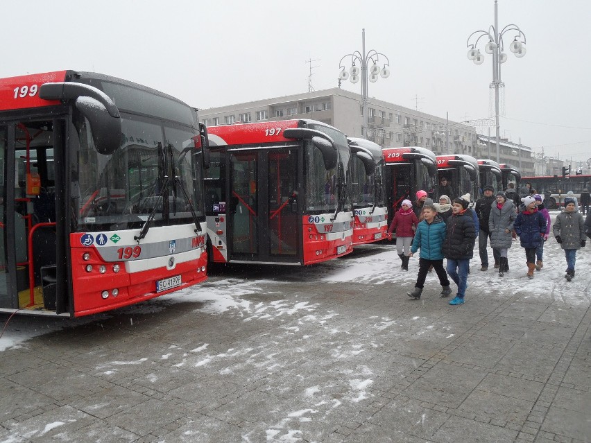 Wielki pokaz autobusów hybrydowych w Częstochowie ZDJĘCIA
