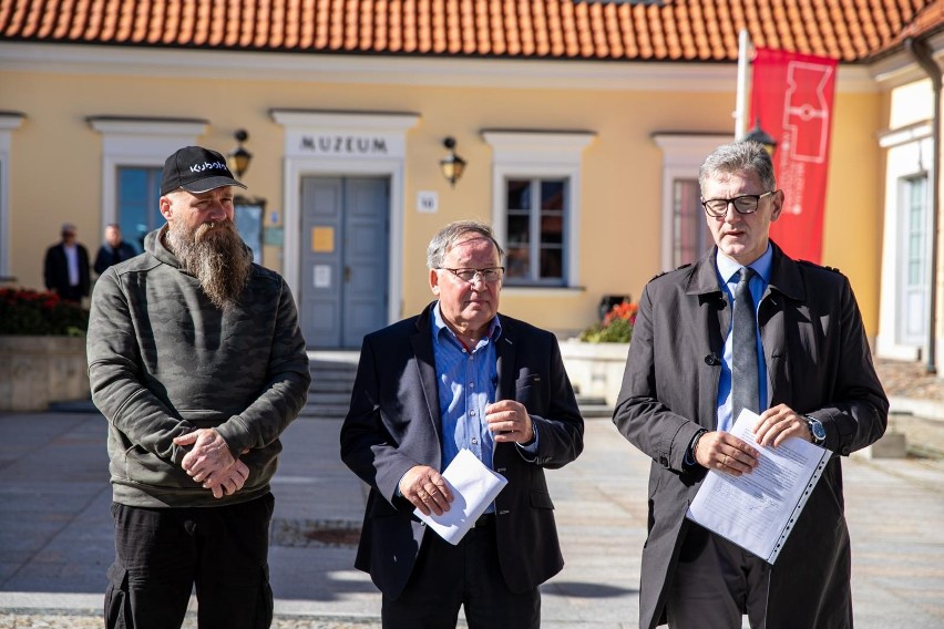 W poniedziałkowej konferencji prasowej na białostockim Rynku...