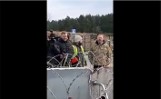 Rosyjski polityk na przejściu w Bruzgach. Co się stało, kiedy pojawili się polscy żołnierze? [WIDEO]