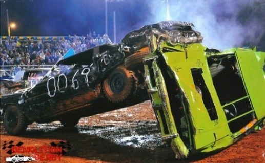 Demolition Derby: Po raz pierwszy w Szczecinie będzie można obserwować zmagania kierowców w zawodach, w których nie ma zasad. Liczy się, kto przetrwa.