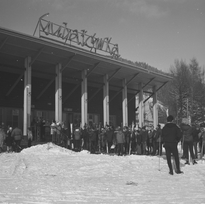 Zakopane. Relaks na Gubałówce! Tłumy już dawno pokochały to miejsce [ARCHIWALNE ZDJĘCIA]