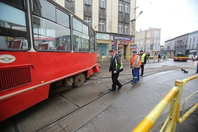 Wykolejony tramwaj w Chorzowie