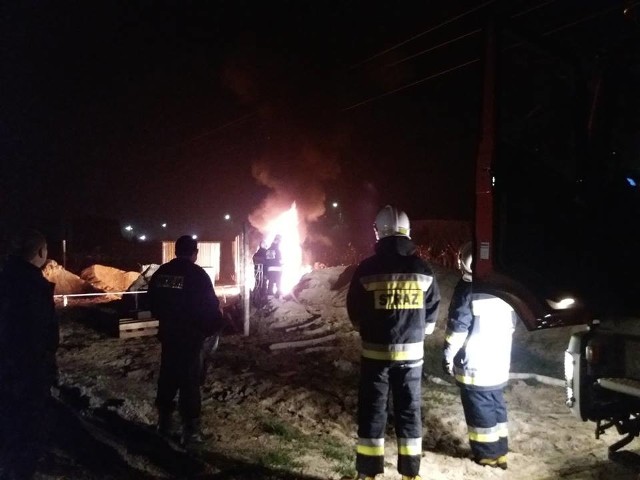 Dziś w nocy na placu budowy przy ulicy Kasprowicza w Janikowie płonęła przenośna toaleta. Pożar ugasili strażacy z OSP Janikowo.Flesz - bezpieczne dziecko. To musisz wiedzieć!