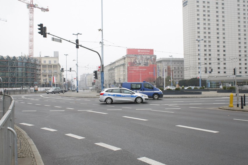 Marsz Niepodległości 2018. Warszawa: Wojsko na ulicach [ZDJĘCIA] Rosomaki jadą do centrum, zbiórka na rondzie Dmowskiego [WIDEO]