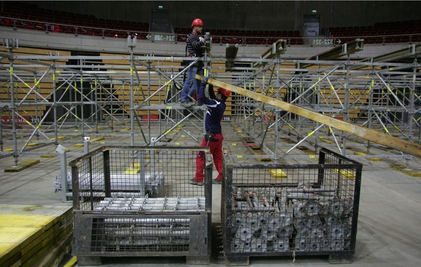 HMŚ Sopot 2014. 260-tonowa konstrukcja, 30 tysięcy elementów, czyli bieżnia w Ergo Arenie [ZDJĘCIA]