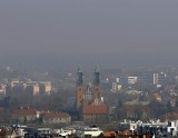 Smog w Poznaniu: Zła jakość powietrza w mieście 27 grudnia 2021 r. Jest zakaz palenia w kominkach