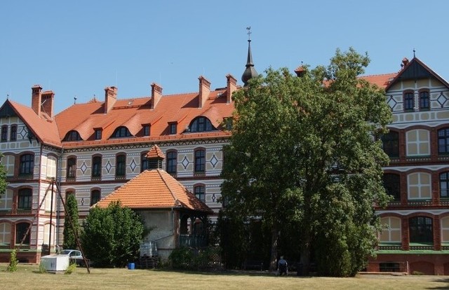 Opieka wytchnieniowa w podwrocławskich Małkowicach odbywa się w Domu św. Józefa Caritas Archidiecezji Wrocławskiej.