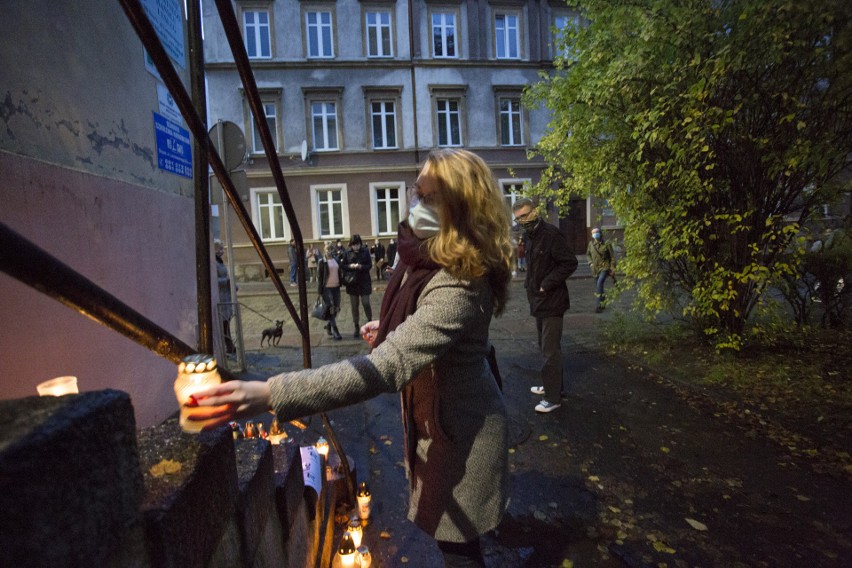 II Dzień protestów kobiet pod słupską siedzibą PiS