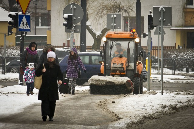 Walkę ze śniegiem, oprócz firm działających na zlecenie ZDMiKP, muszą prowadzić również właściciele prywatnych nieruchomości.