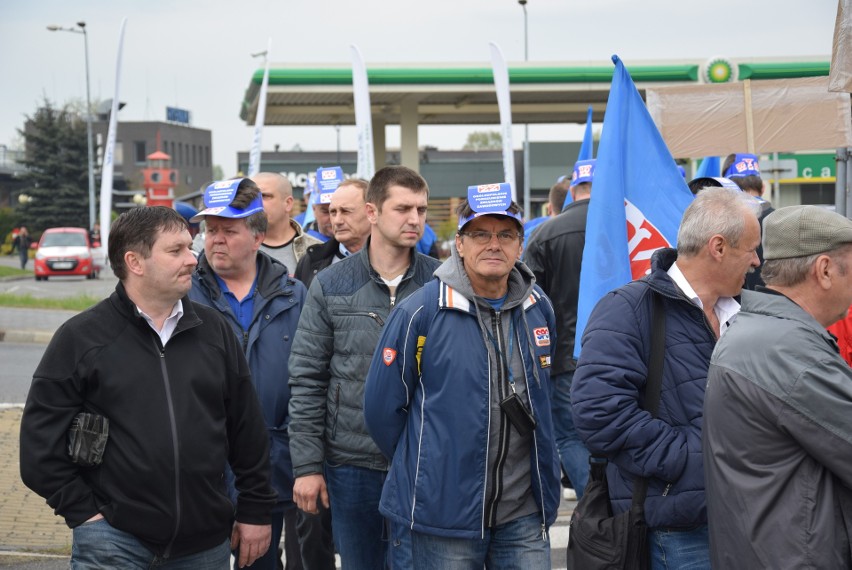 Trwa protest w Rybniku. Zablokowane centrum miasta! ZDJĘCIA