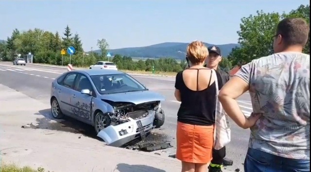 Przypadkowo na miejscu wypadku znalazł się starosta wadowicki Bartosz Kaliński, który zdjęcia zamieścił na Facebooku