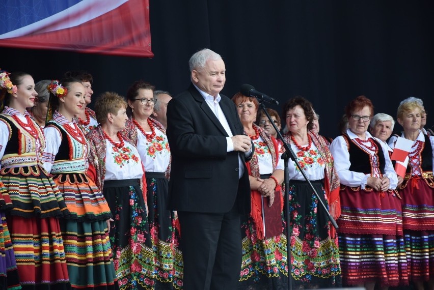 Jarosław Kaczyński w Chełmie: Chcemy rozmawiać z Polakami. Jacek Sasin: Nie jestem spadochroniarzem. Zobacz zdjęcia!