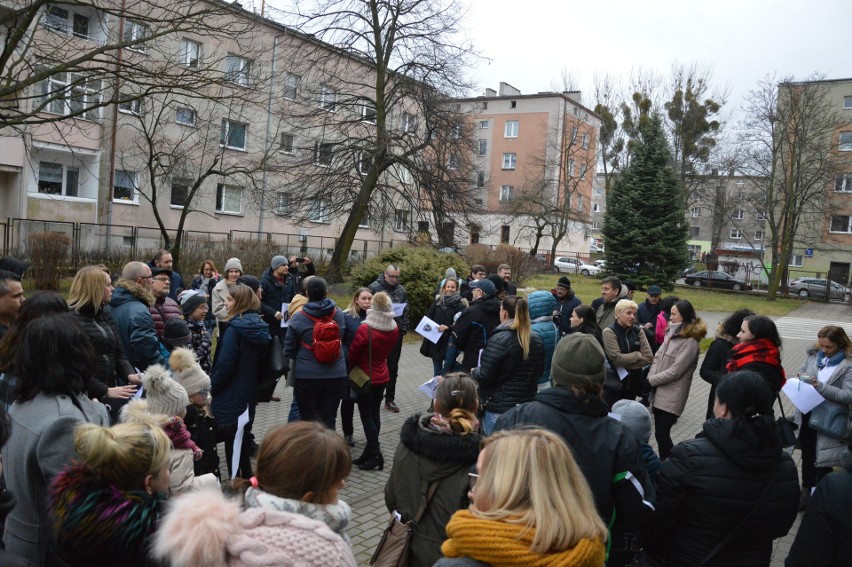 Protest przeciwko likwidacji SP 52 w Gdyni 3.01.2019
