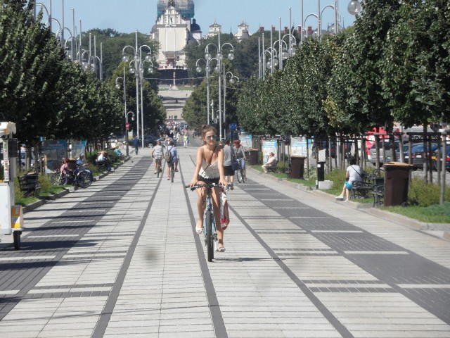 W Częstochowie cykliści mają coraz więcej ścieżek rowerowych. Będą przy nich wypożyczalnie