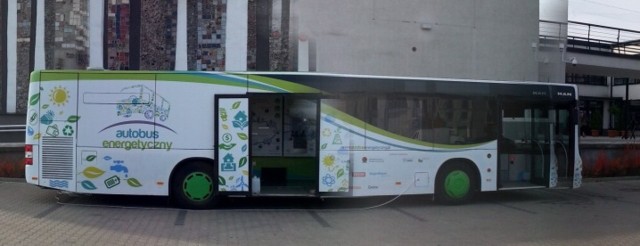 Autobus wyposażony w modele, makiety i prezentacje będzie dostępny dla mieszkańców we wtorek i środę, 22 i 23 marca w godzinach od 10 do 18. Energetyczny autobus będzie stacjonował na parkingu przy ulicy Czarnieckiego.