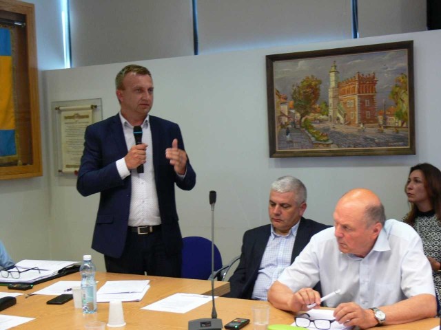 Na ostatniej sesji starosta Marcin Piwnik został nazwany sternikiem.