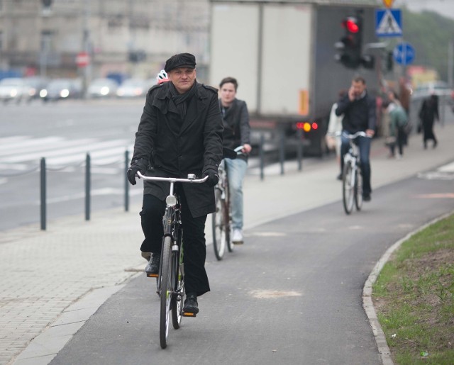 W piątek oficjalnie otwarto drogę rowerową na Widzew w Łodzi.