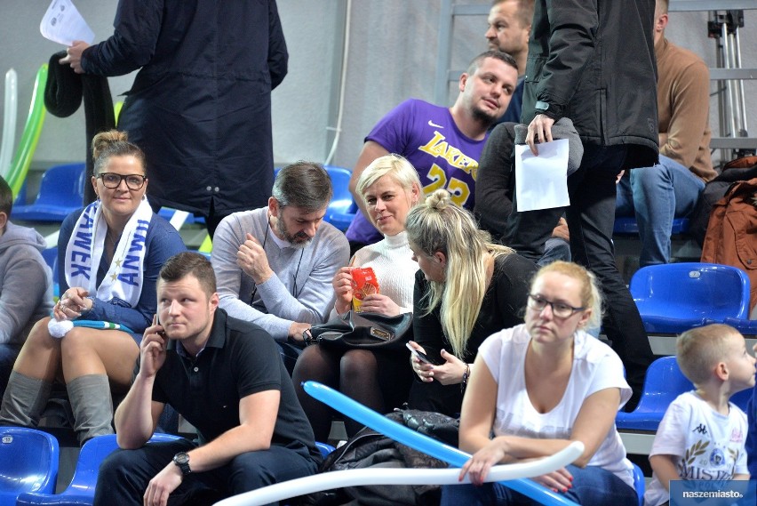 Kibice i Cheerleaders Włocławek w Hali Mistrzów w czasie meczu Anwil Włocławek - Teksut Bandirma 84:89 [zdjęcia]