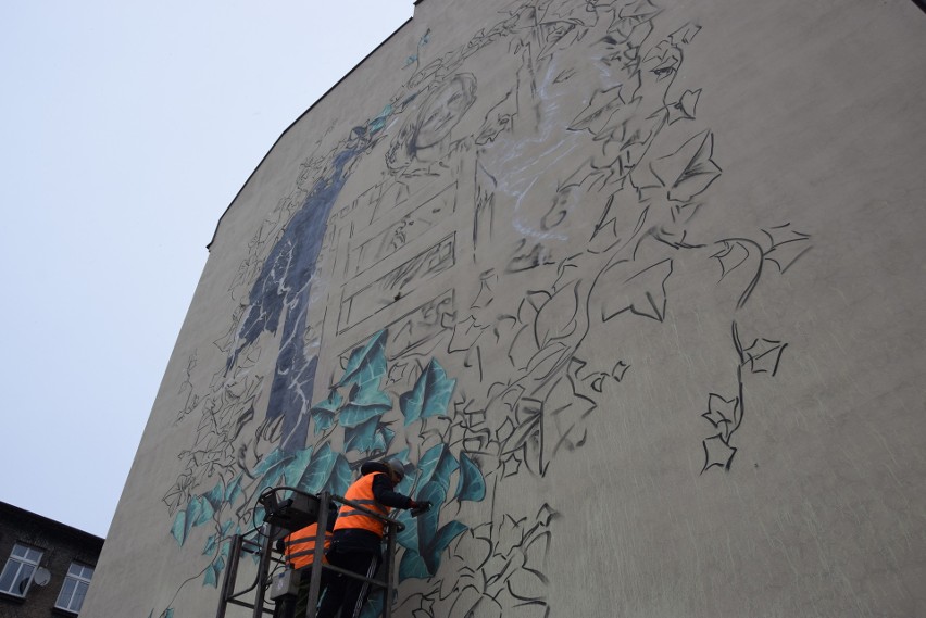 W centrum Katowic rozpoczęły się prace nad muralem...