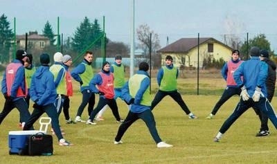 W najbliższym tygodniu piłkarze Termaliki Bruk-Betu będą trenowali także w Woli Rzędzińskiej i w Dębicy FOT. GRZEGORZ GOLEC