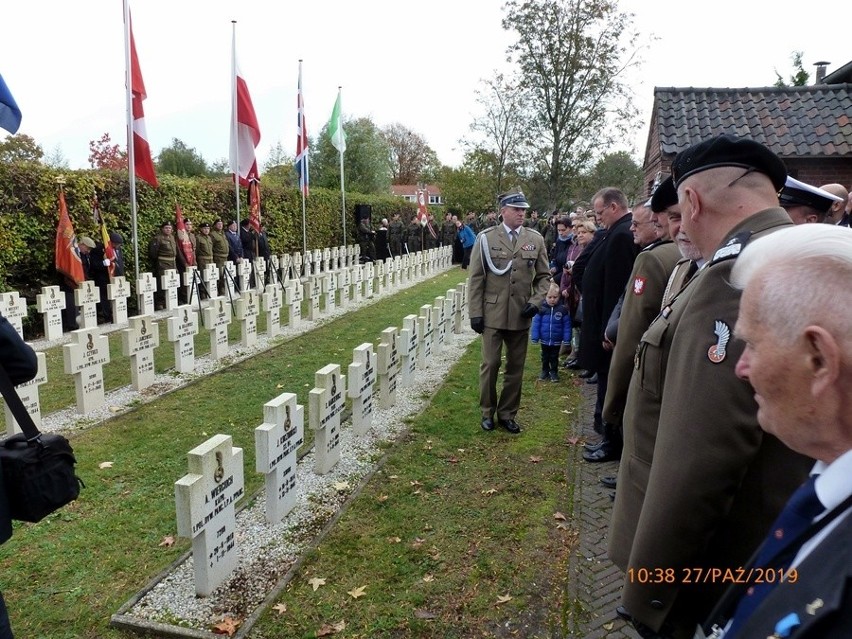 Wizyta na cmentarzach polskich żołnierzy w Bredzie