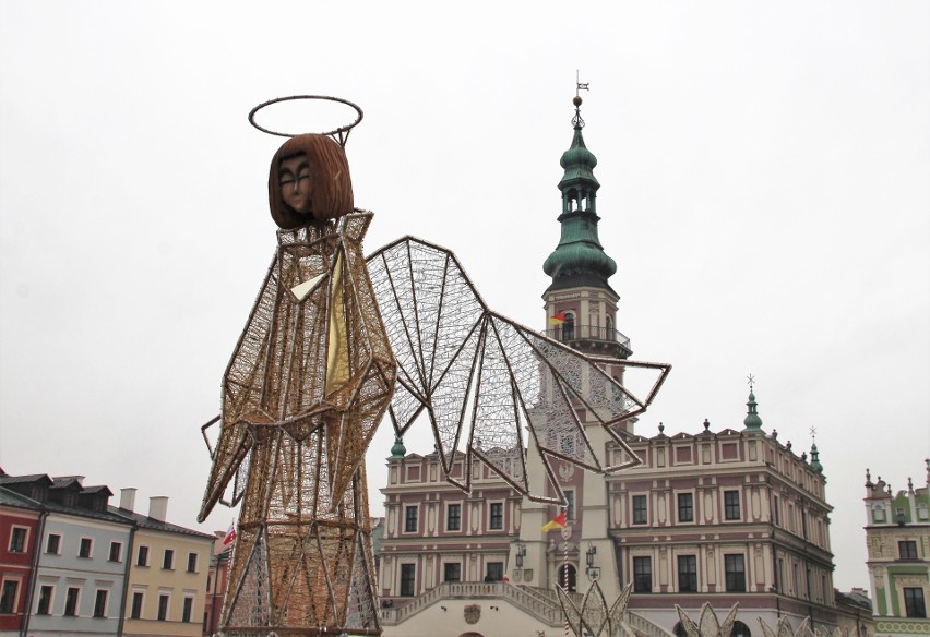 Świąteczne iluminacje niebawem rozświetlą zamojski Rynek...