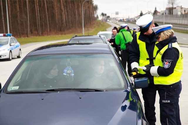 Komenda powiatowa policji w Golubiu-Dobrzyniu otrzymała sprzęt niezbędny do prowadzenia kontroli na drogach.