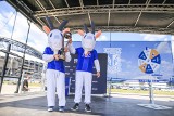 Mistrzowski piknik przy stadionie Lecha Poznań. Kibice mogli sobie zrobić pamiątkowe zdjęcie z trofeum za tytuł mistrza Polski