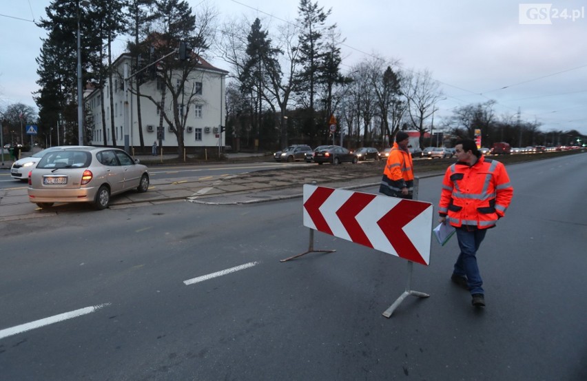 Budowa Węzła Łękno w Szczecinie. Fragment alei Wojska Polskiego już zamknięty 