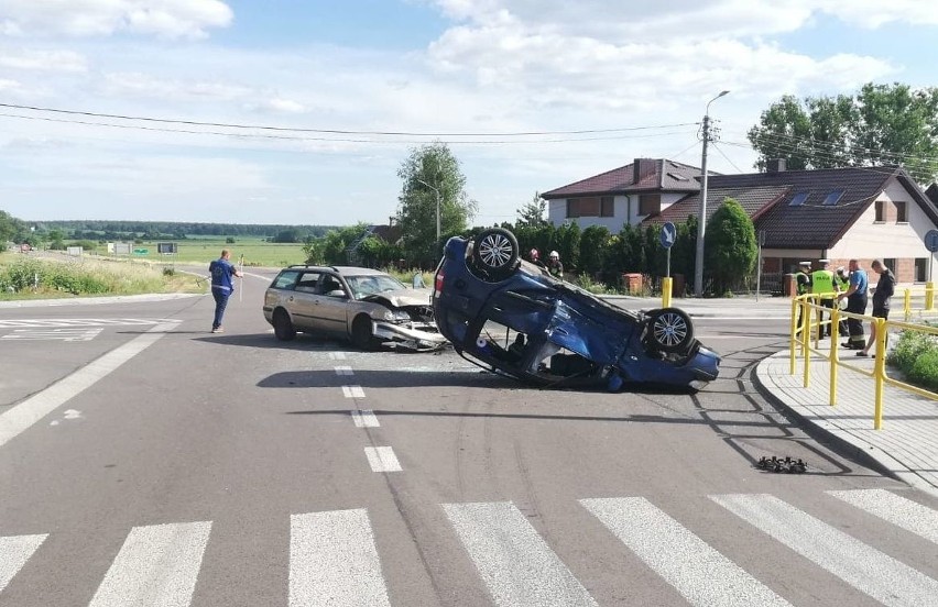 Knyszyn. Wypadek na DK 65. Zderzenie hyundaia z passatem. 4...